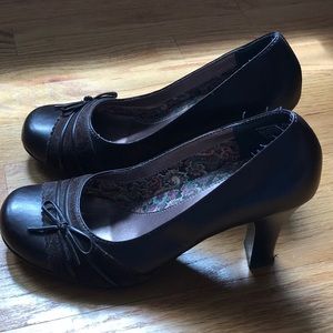 Mudd Brown Heels like new size 8